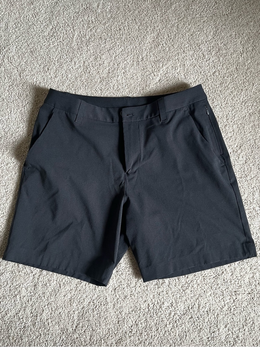 Men’s Lululemon Graphite Grey Golf Shorts